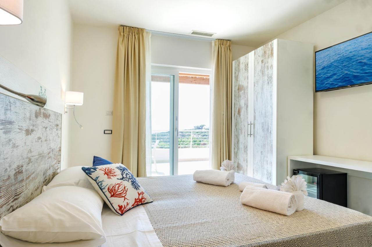 Mercury Beach Hotel Сант'Антьоко Екстер'єр фото