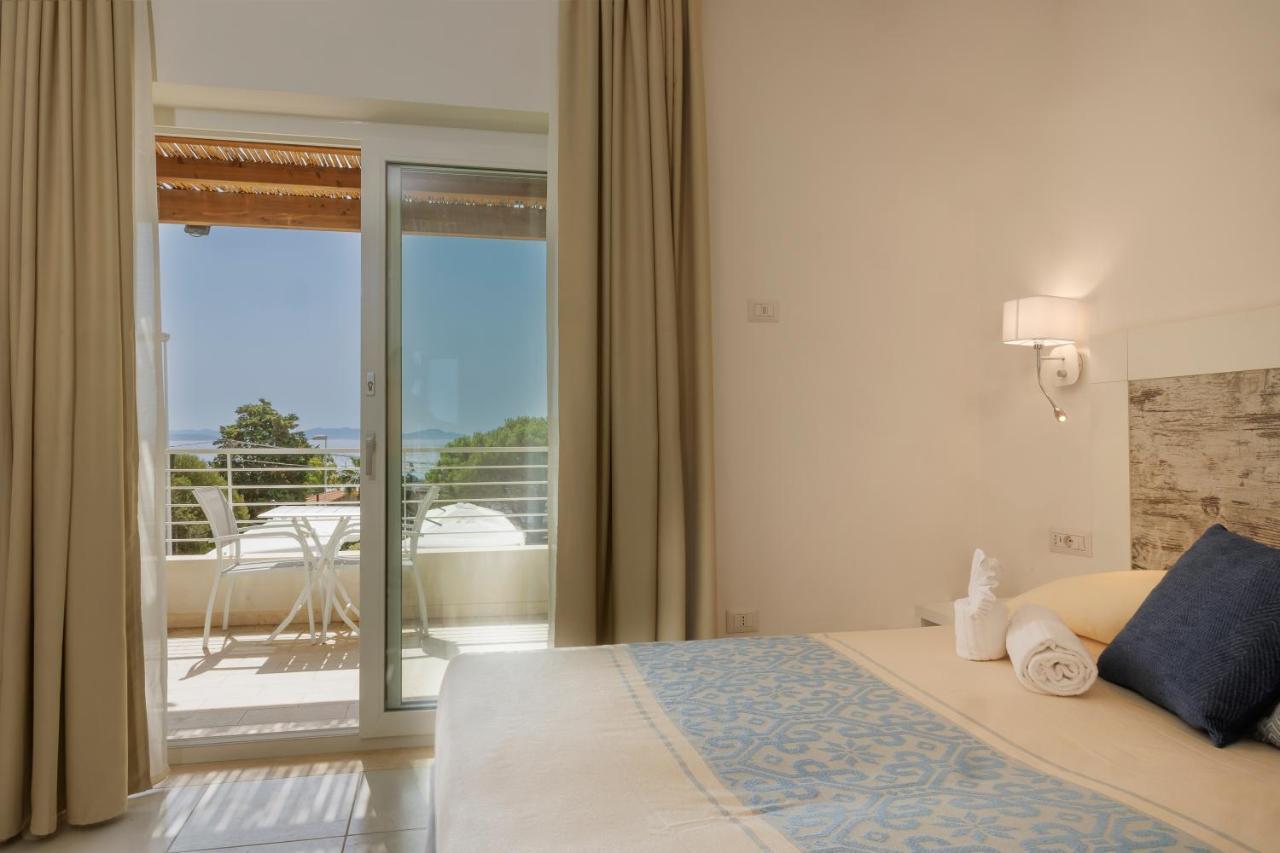 Mercury Beach Hotel Сант'Антьоко Екстер'єр фото
