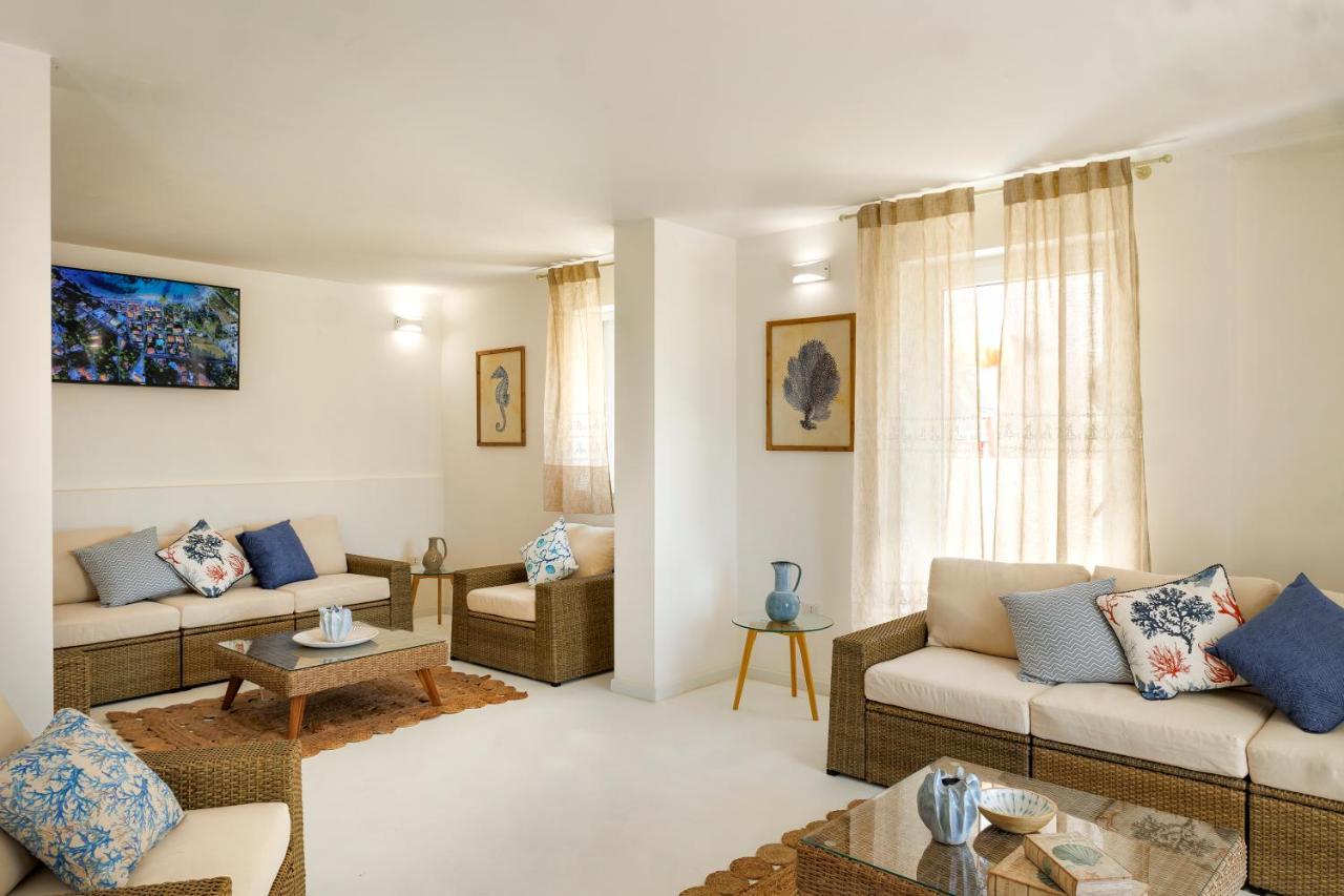 Mercury Beach Hotel Сант'Антьоко Екстер'єр фото