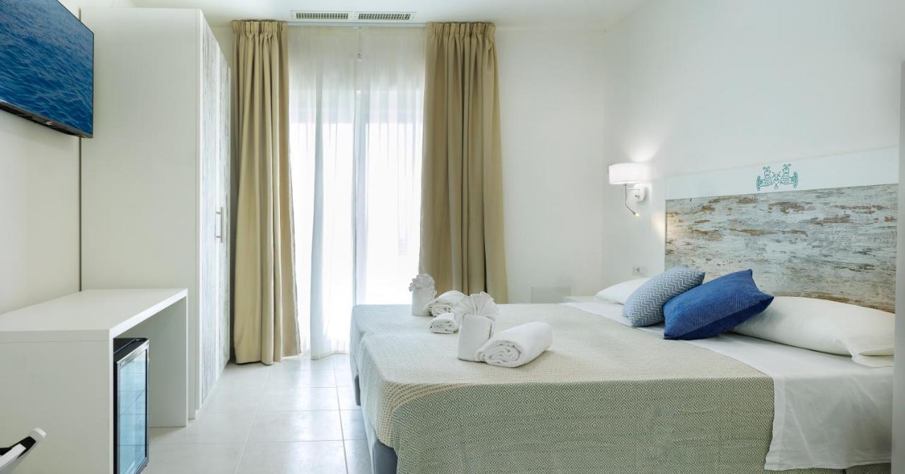 Mercury Beach Hotel Сант'Антьоко Екстер'єр фото